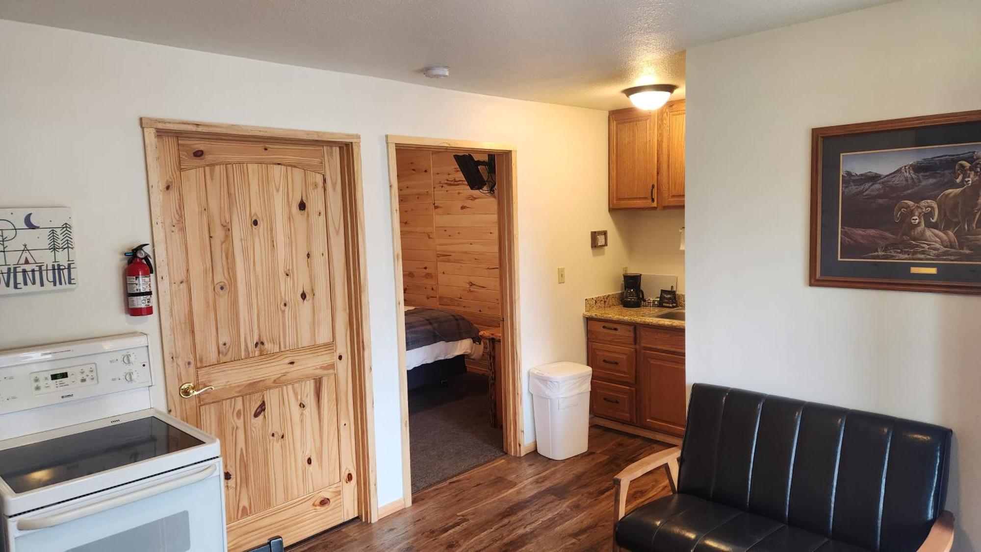 Beargrass Lodging & Rv Resort Hungry Horse Экстерьер фото